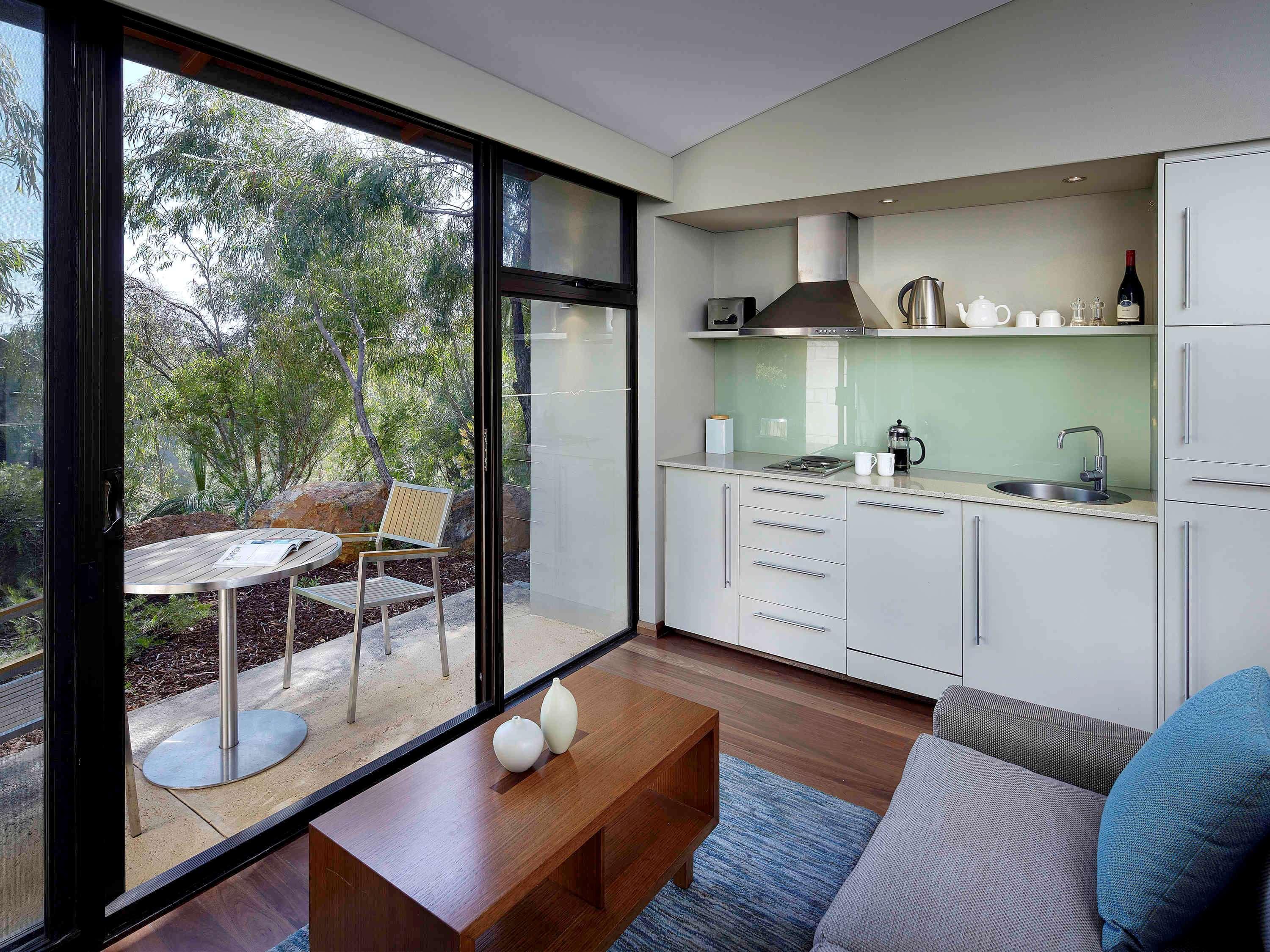 Pullman Bunker Bay Resort Margaret River Dunsborough Exterior foto A kitchen in a typical apartment at the Village