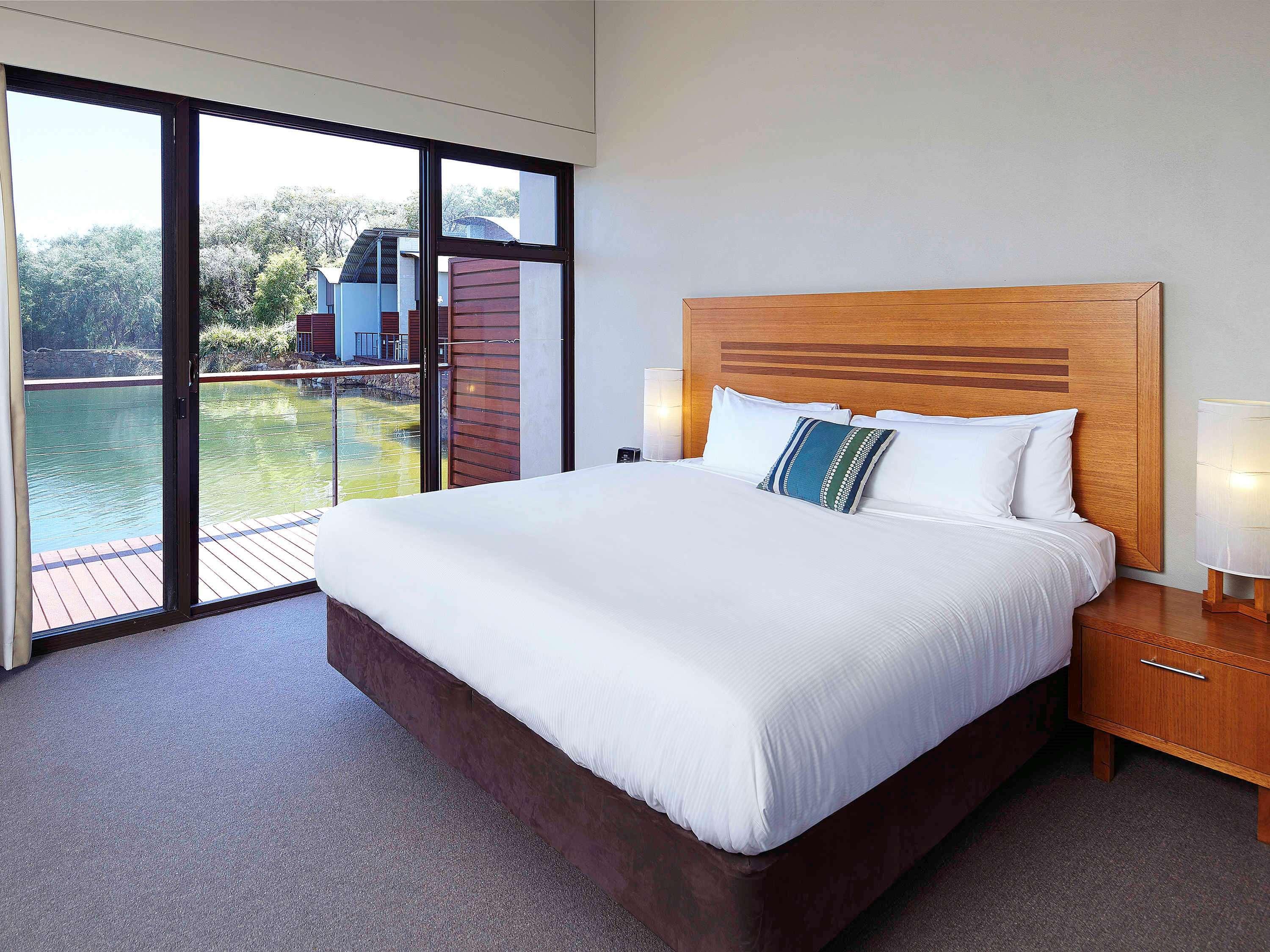 Pullman Bunker Bay Resort Margaret River Dunsborough Exterior foto A bedroom at the Peppers Springs Hotel