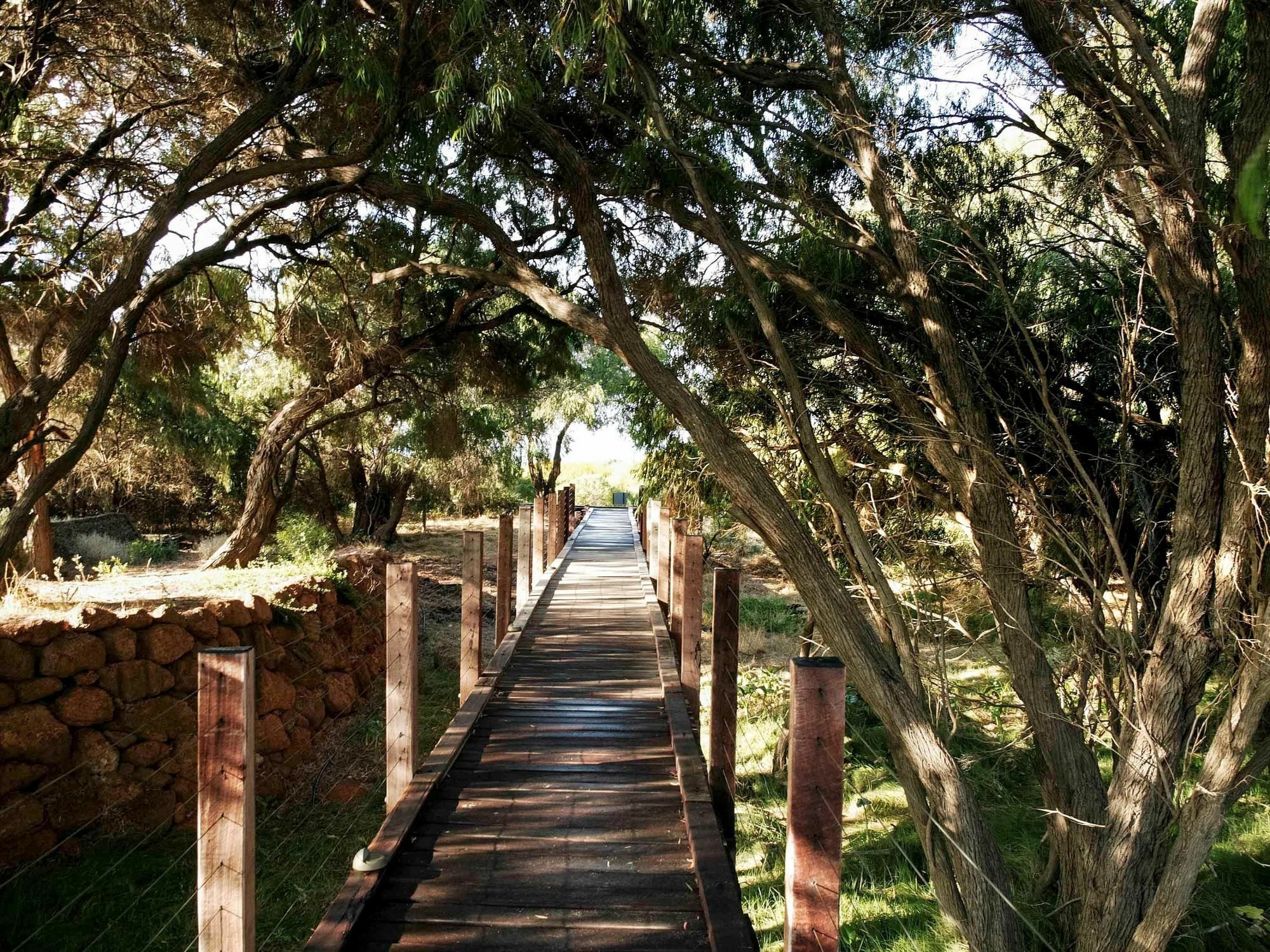 Pullman Bunker Bay Resort Margaret River Dunsborough Exterior foto The boardwalk at the entrance to the reserve